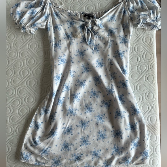 White and blue summer dress - Picture 3 of 4